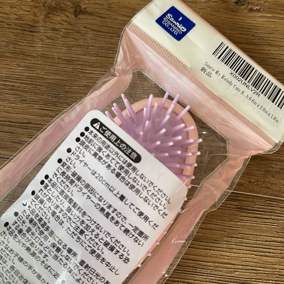 KUROMI & MY MELODY-NWT Hair Brush - Picture 4 of 11